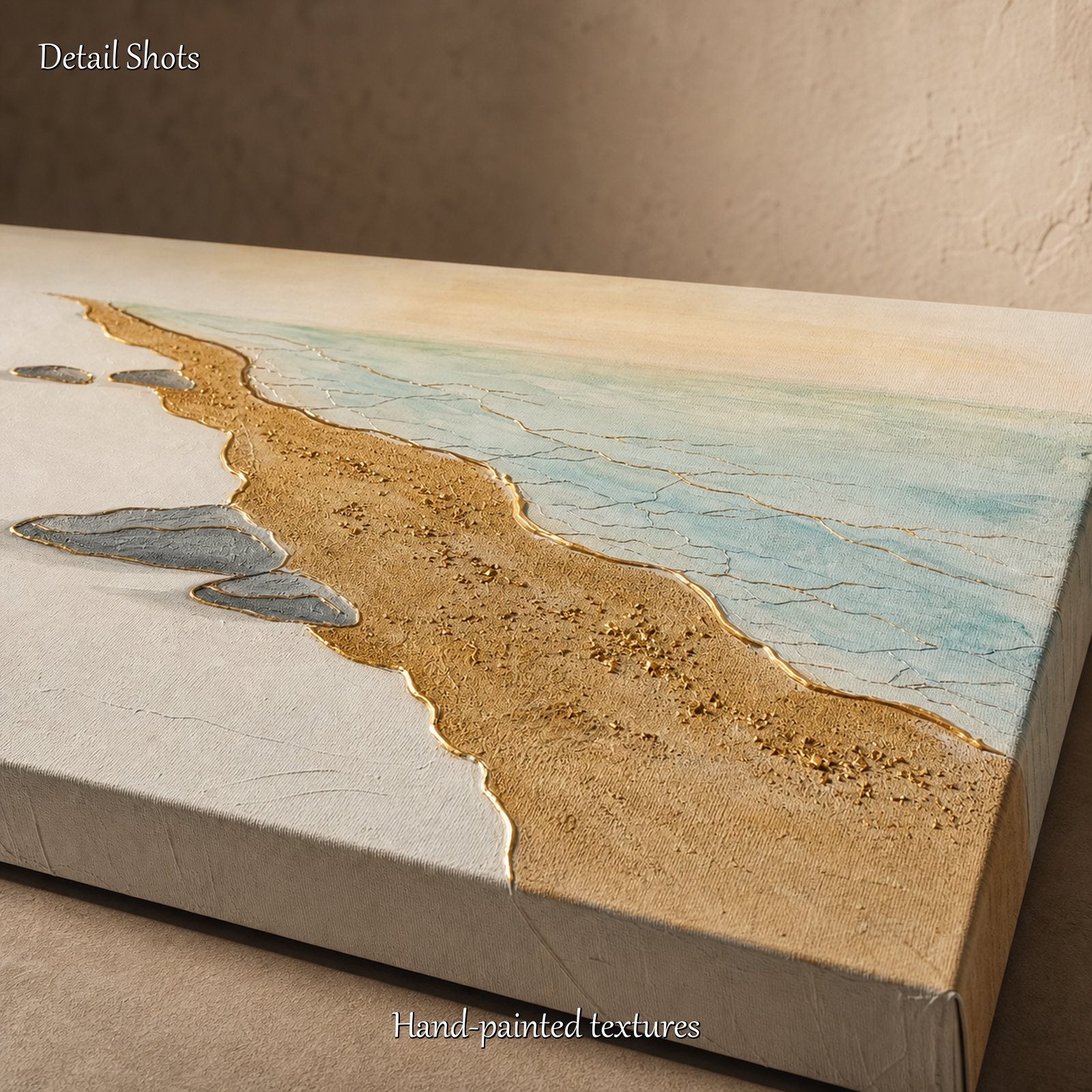 Grande quadro con texture a onde oceaniche nei toni del beige dorato, ideale per l'arredamento di un soggiorno moderno