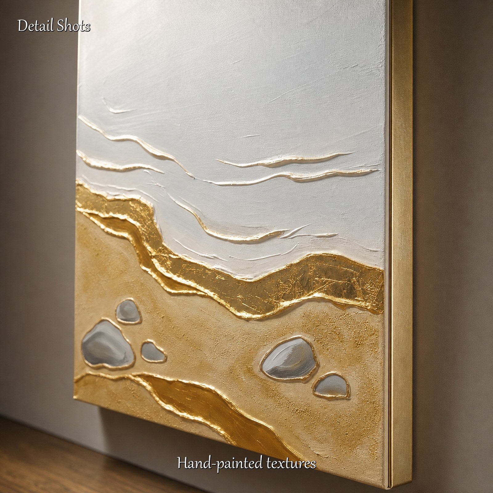 Quadro 3D raffigurante una spiaggia dorata con texture e dettagli metallici, ideale per l'arredamento di un soggiorno moderno