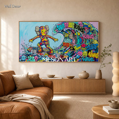ポップカルチャーのアイコンをあしらった鮮やかなグラフィティアート。モダンなリビングのインテリアにぴったり。