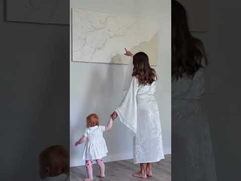 Video laden: Large White And Beige Wave Painting Minimalist Interior Design Wall Decor